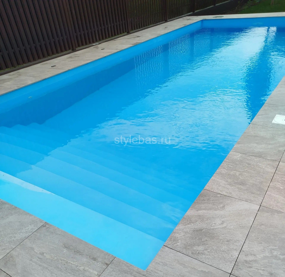 Бассейн из полипропилена прямоугольный со ступенями 10х4х1,5м